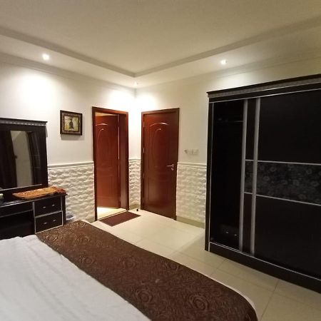 Celine Al Motamaiza Furnished Apartment Jeddah Exterior photo